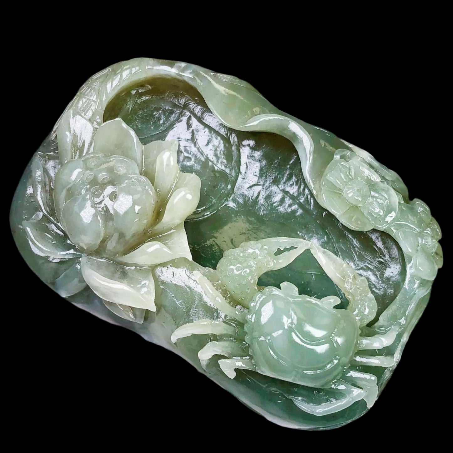 #650 AGL Certified Natural Green Nephrite Jade, Crab Brush Washer/Display