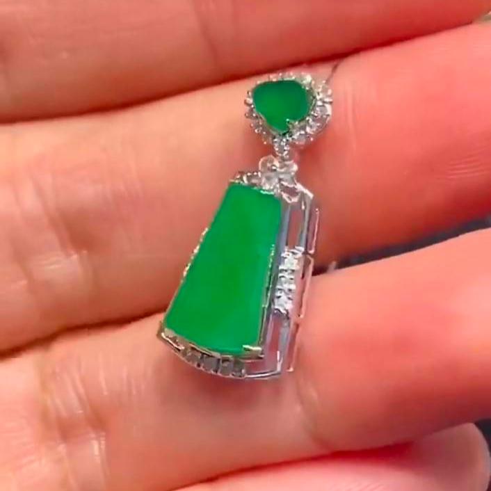 PO4 Type A Imperial Green Burmese Jadeite Wu-Shi Pendant with 18K White Gold and Natural Diamonds