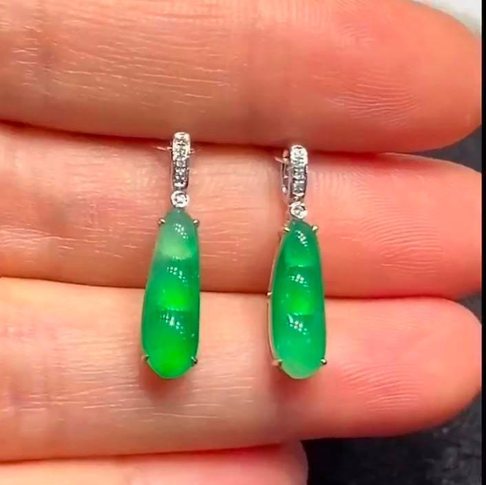 PO5 Premium Imperial Green Type A Burmese Jadeite Fu-Do 福豆/Peas Earrings