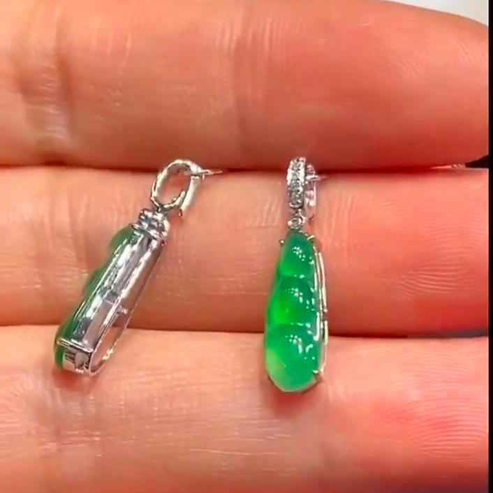 PO5 Premium Imperial Green Type A Burmese Jadeite Fu-Do 福豆/Peas Earrings