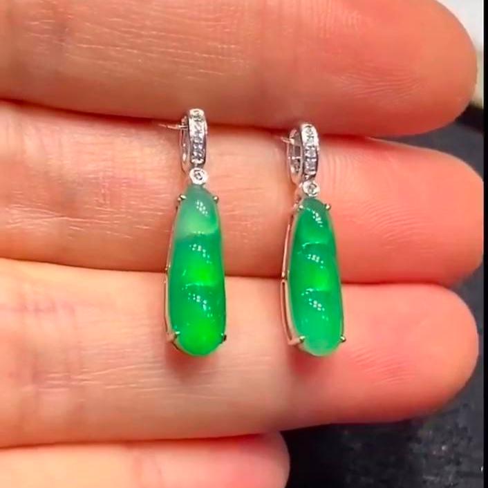 PO5 Premium Imperial Green Type A Burmese Jadeite Fu-Do 福豆/Peas Earrings