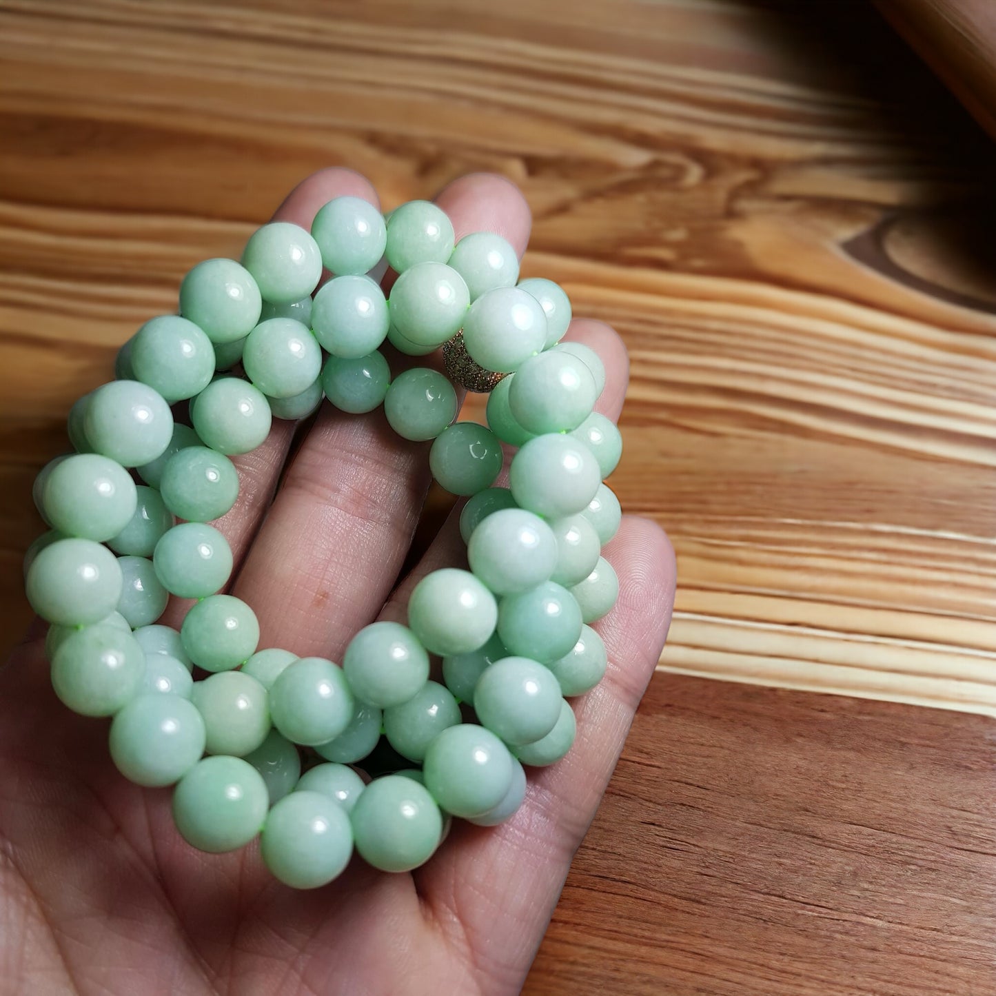 #685 Beautiful and Elegant Apple Green Burma Jadeite Jade Bead Necklace, 9.9 mm