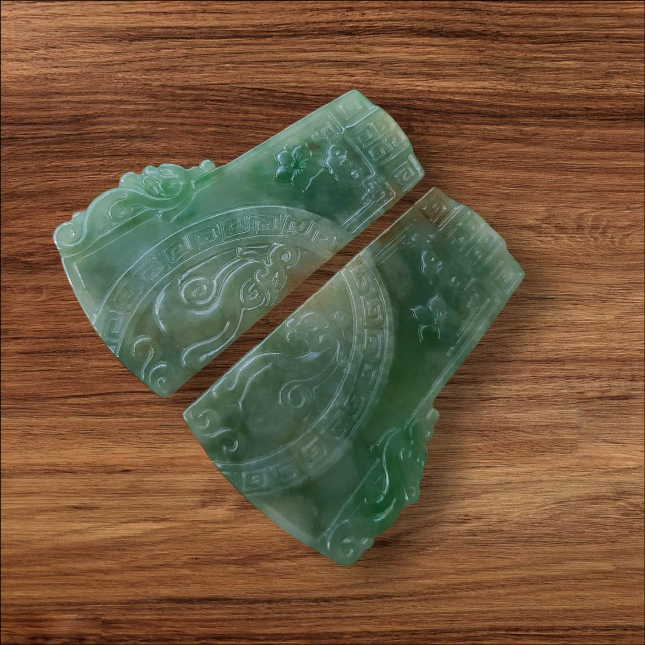 #947 Dragon and Phoenix Pair Jadeite Pendant – A Timeless Symbol of Harmony and Blessings