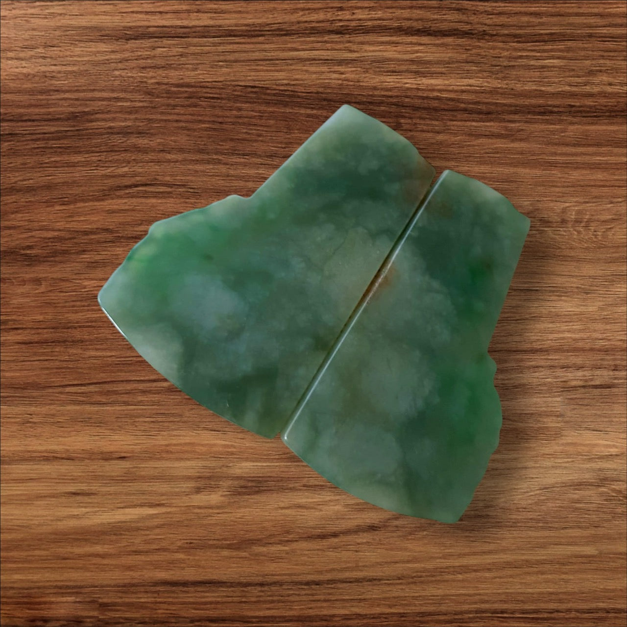 #947 Dragon and Phoenix Pair Jadeite Pendant – A Timeless Symbol of Harmony and Blessings