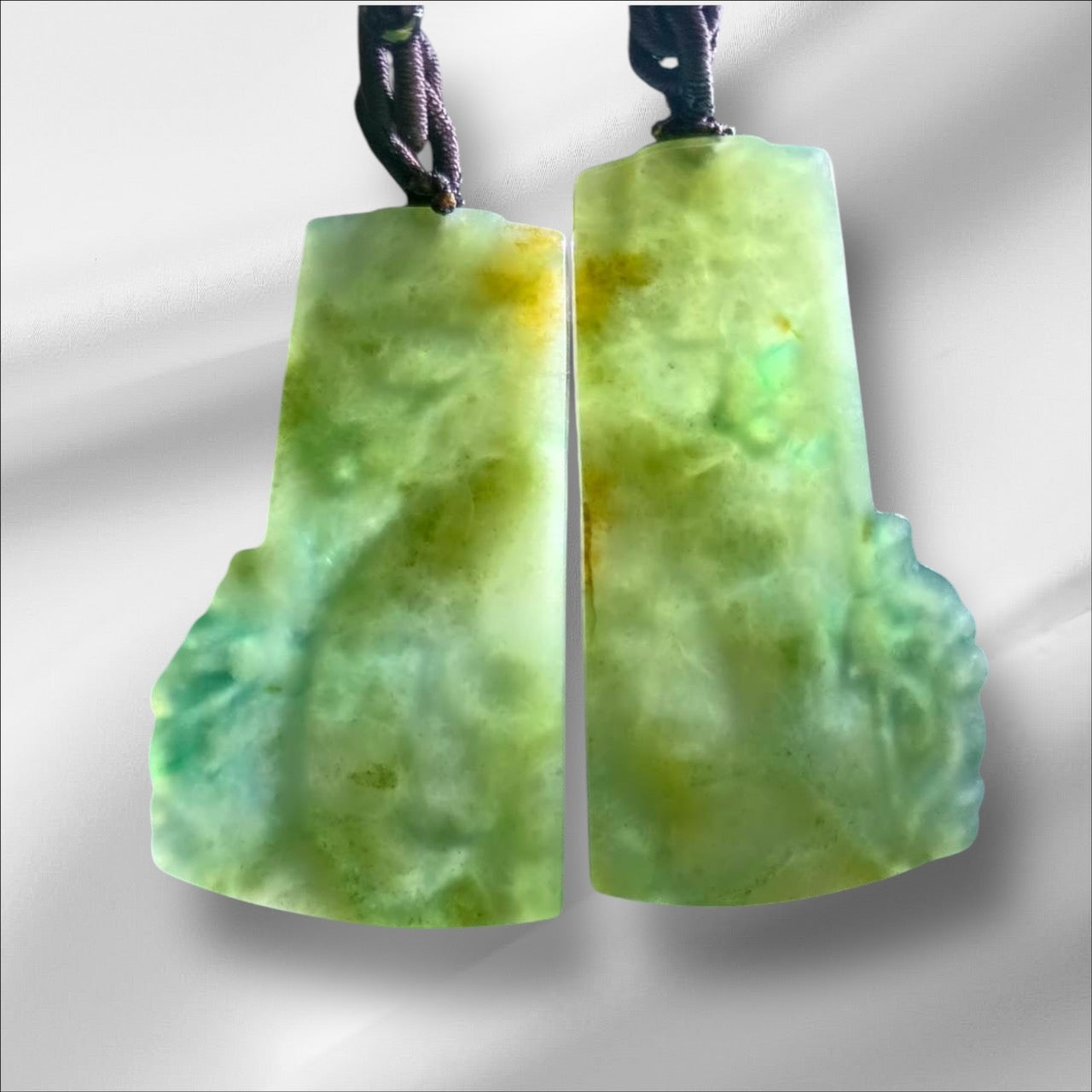 #947 Dragon and Phoenix Pair Jadeite Pendant – A Timeless Symbol of Harmony and Blessings