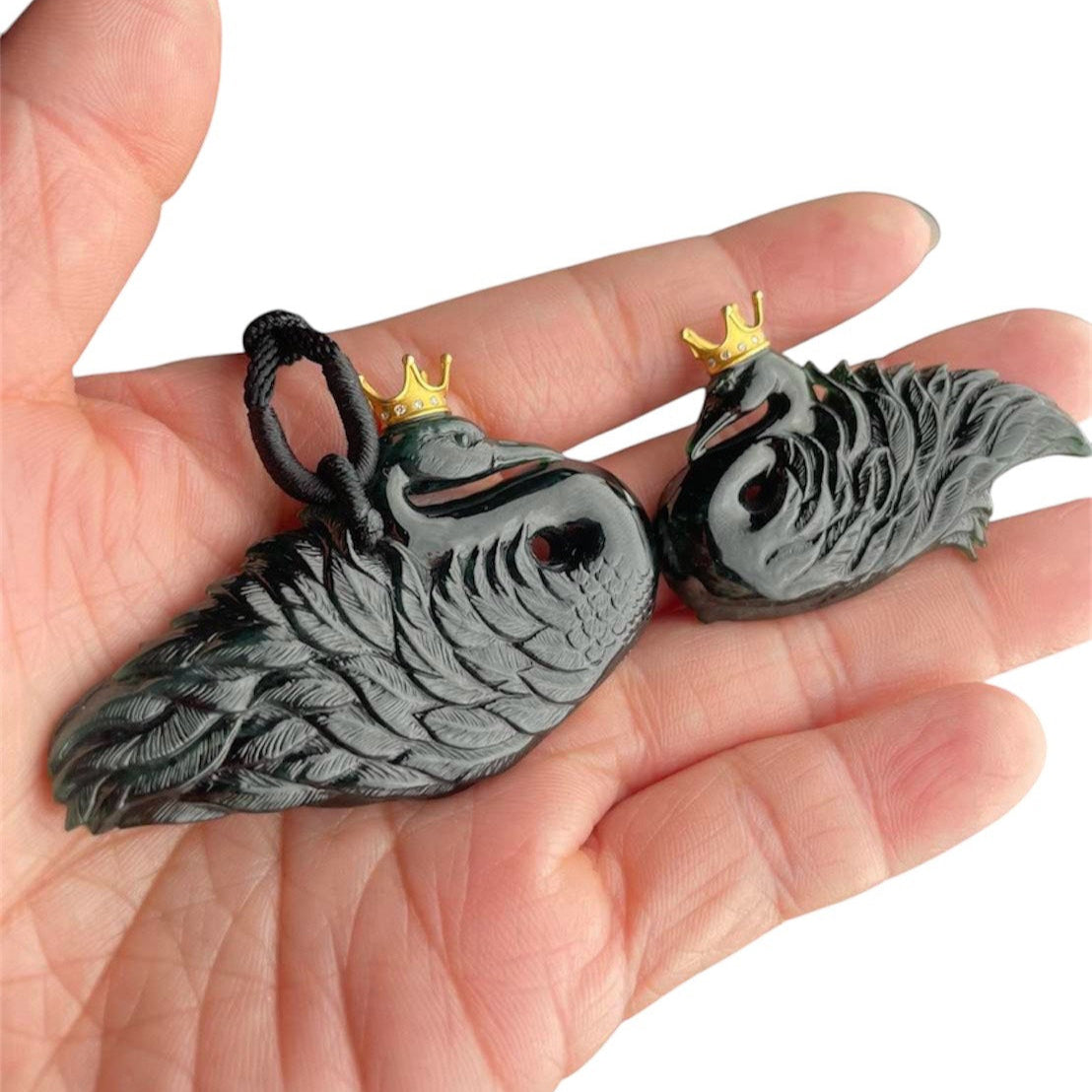PO7 Omphacite Jadeite/Fe Cui Swan Pendants with 18K Yellow Gold Crowns