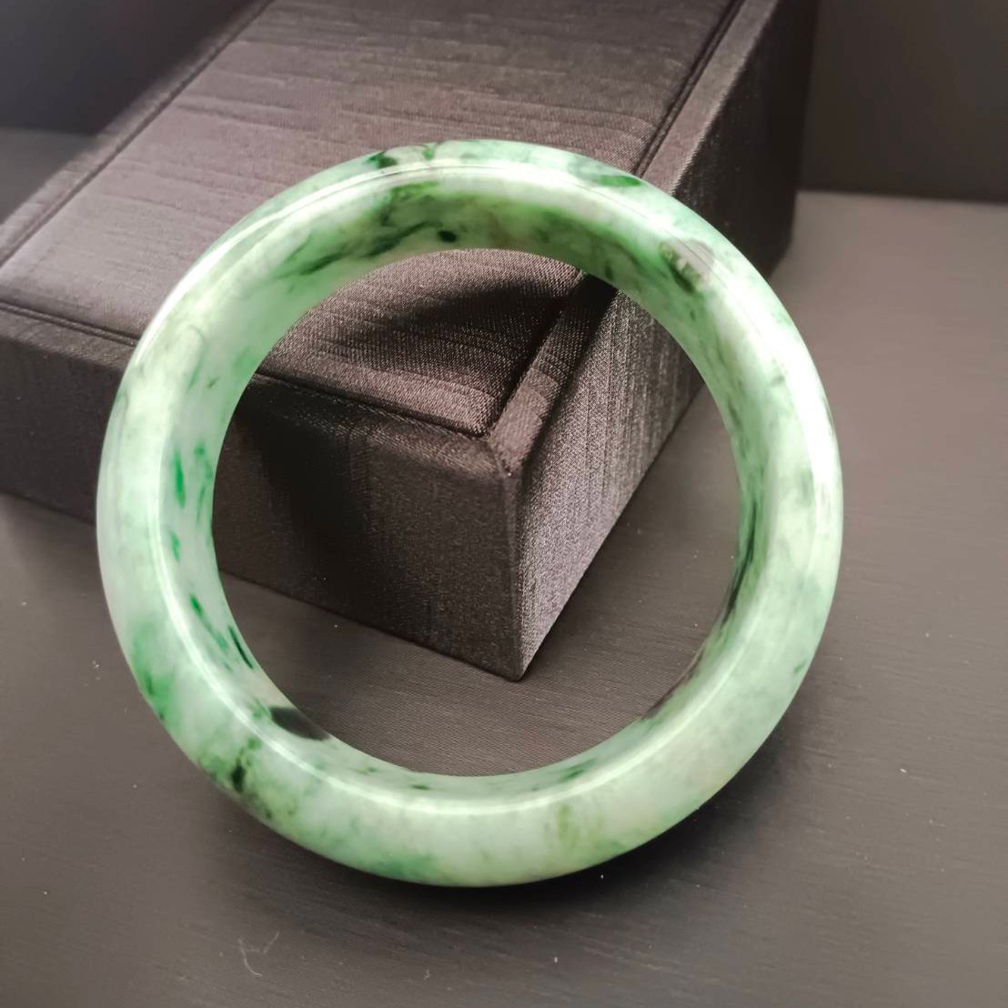 [Little Jade Pavilion] #376 Mason-Kay Certified Green-Patterned Natural Burma Jadeite Jade Bangle Bracelet (Width: 19.5 mm!)