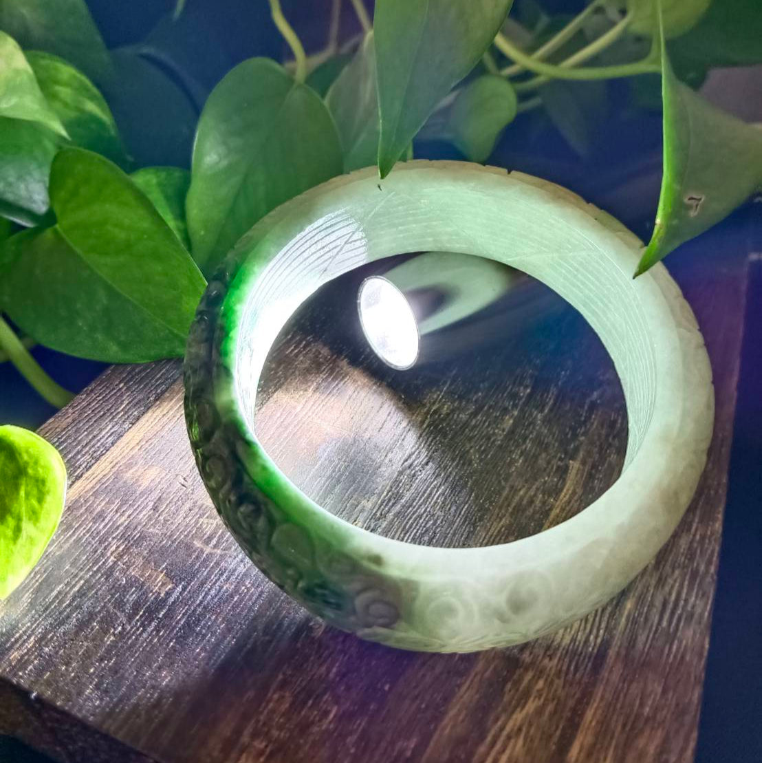 [Little Jade Pavilion] #1104 Green &amp; White Burmese Jadeite Carved Peace Bangle Bracelet