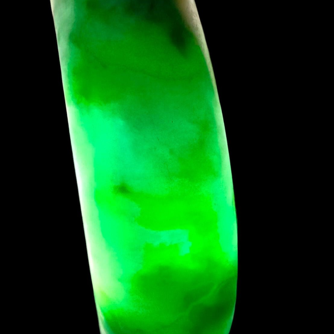 [Little Jade Pavilion] #376 Mason-Kay Certified Green-Patterned Natural Burma Jadeite Jade Bangle Bracelet (Width: 19.5 mm!)